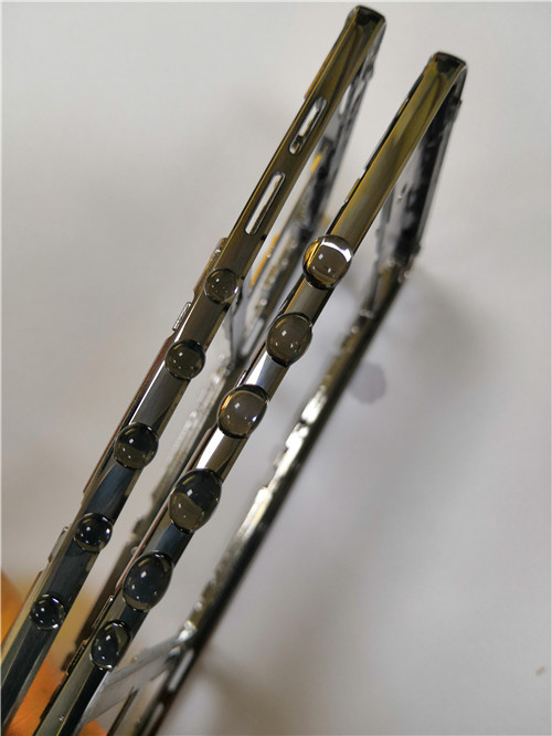 <a href='http://m.3p9m.cn/' class='keys' title='點擊查看關于防指紋油的相關信息' target='_blank'>防指紋油</a>為什么要選擇水性的？你們知道嗎