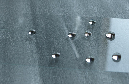 玻璃防指紋油有什么作用? 玻璃<a href='http://m.3p9m.cn/' class='keys' title='點(diǎn)擊查看關(guān)于防指紋油的相關(guān)信息' target='_blank'>防指紋油</a>有什么作用?